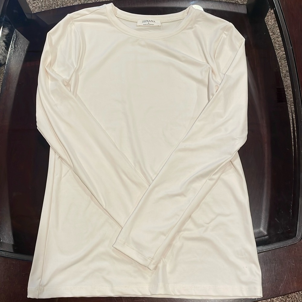 Zenana Womens Fitted Long Sleeve Layering Tee Size L EUC Cream